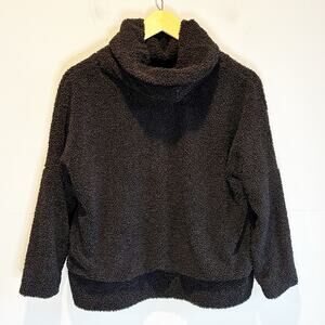 Tuckernuck Rollins Black Sherpa Pullover - size Small